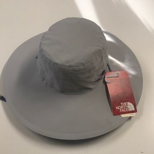 The North Face Accessories - π NORTH FACE Gray Big Brim Sun Shade Hat WOMENS The North Face Accessories - π NORTH FACE Gray Big Brim Sun Shade Hat WOMENS